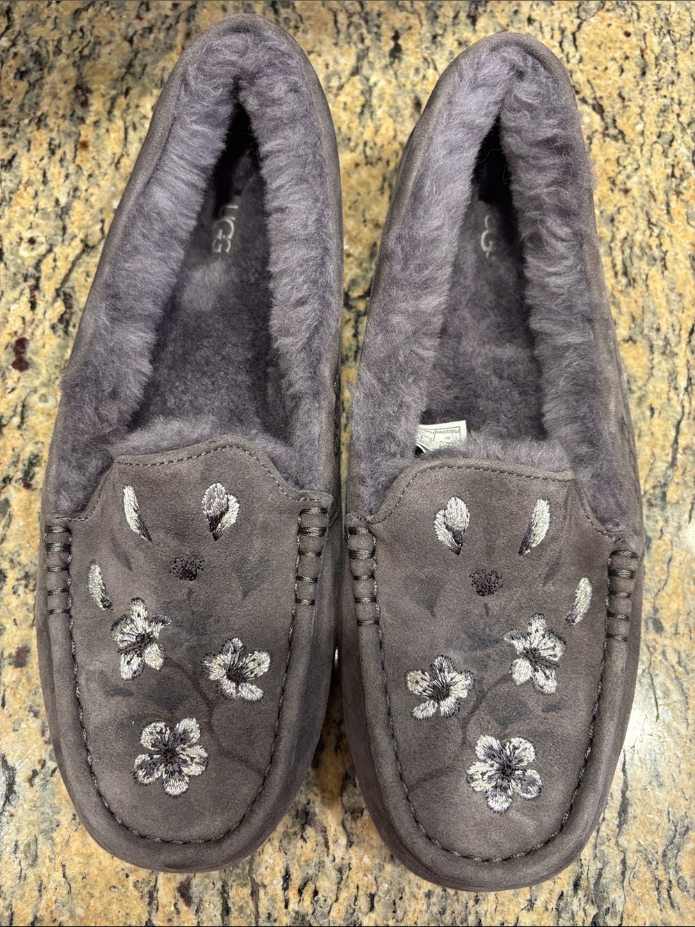 UGG Ansley Floral Embroidered Sheepskin Moccasin Slippers Gray Size 11 NWT